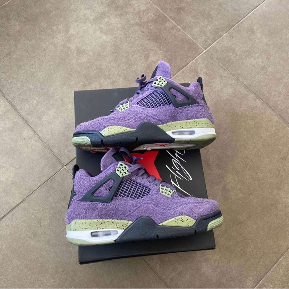 Jordan 4 Purple Canyon size 6.5 men/ 8 in women
